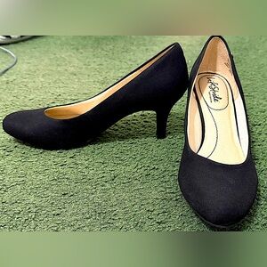 Life Stride Pairigi Black Fabric Pumps